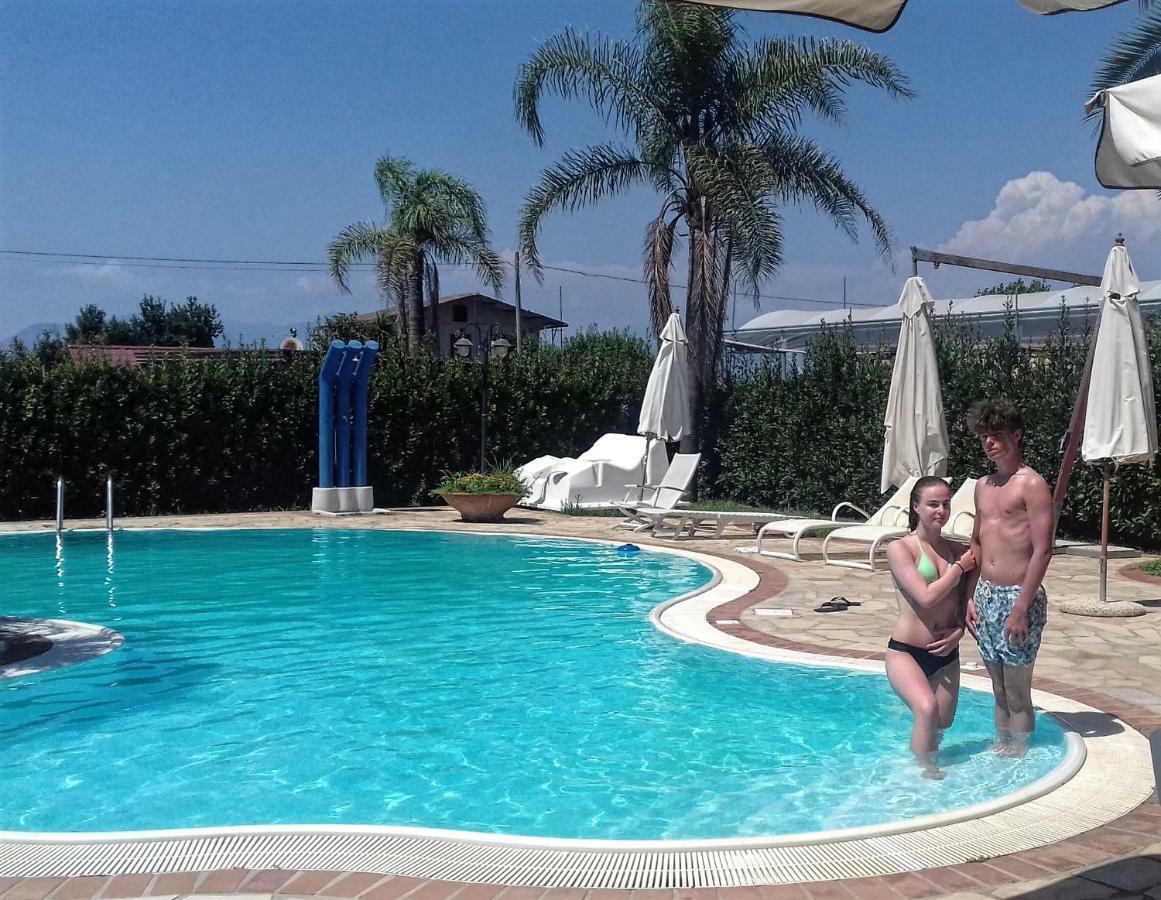Appartement Complesso Turistico Ricettivo L'Oasi Del Golfo Di Salerno à Battipaglia Extérieur photo